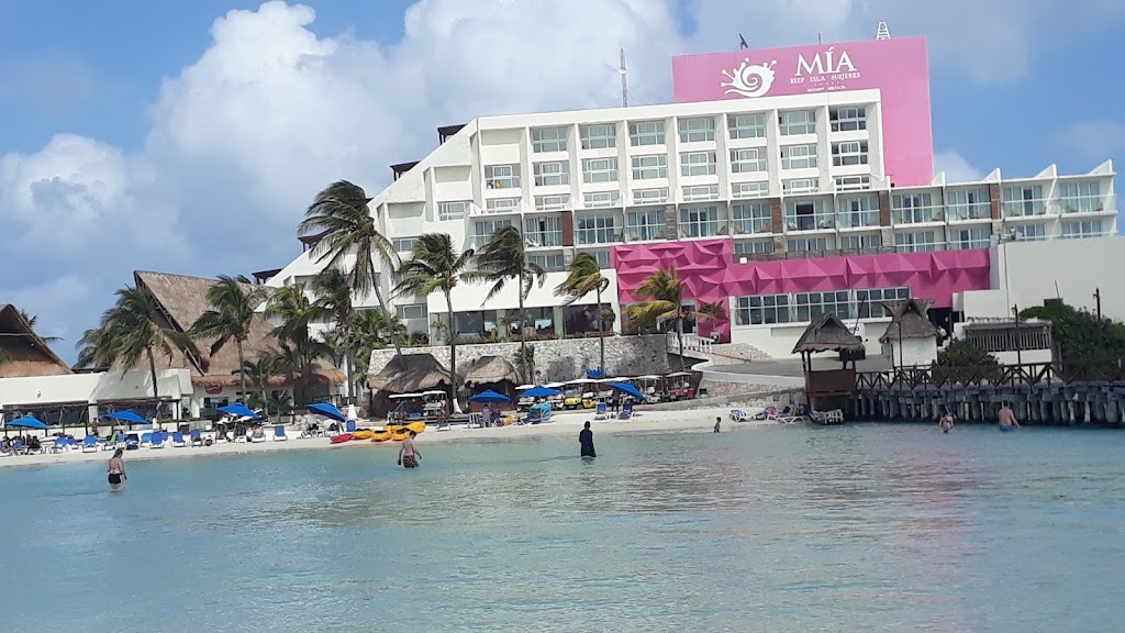 Snorkel perto do Resort Mia - Ilhas das Mulheres Fonte: Tamara Rumo ao Porto