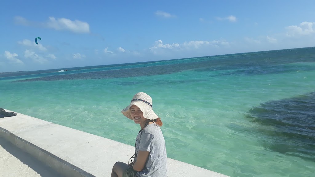 Ilha Caye Caulker - praia pública Fonte: Tamara Rumo ao Porto