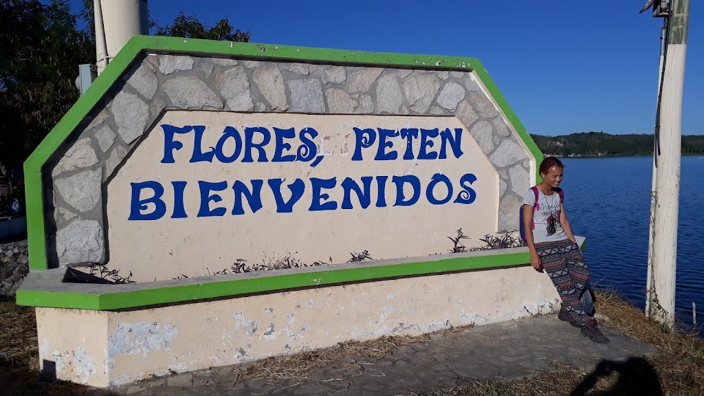 Flores - Guatemala Fonte: Tamara Rumo ao Porto