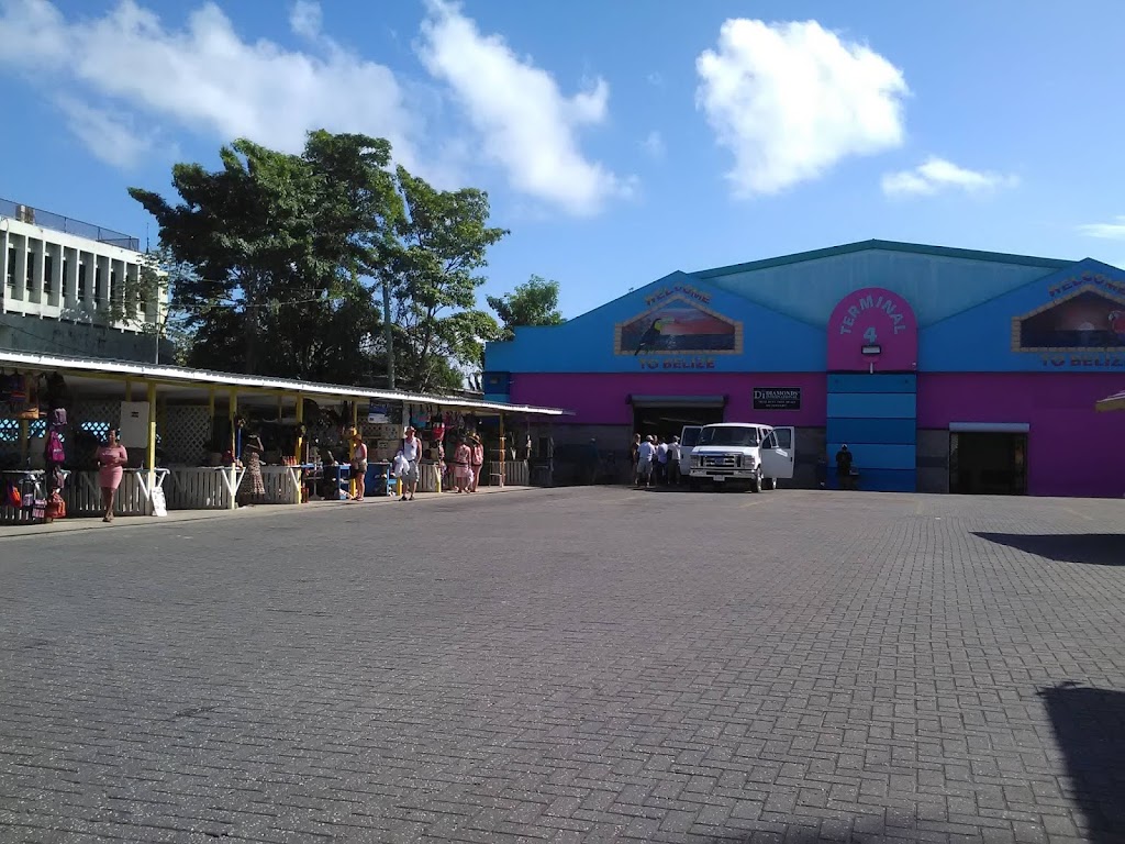 Belize city - terminal dos cruzeiros Fonte: Tamara Rumo ao Porto