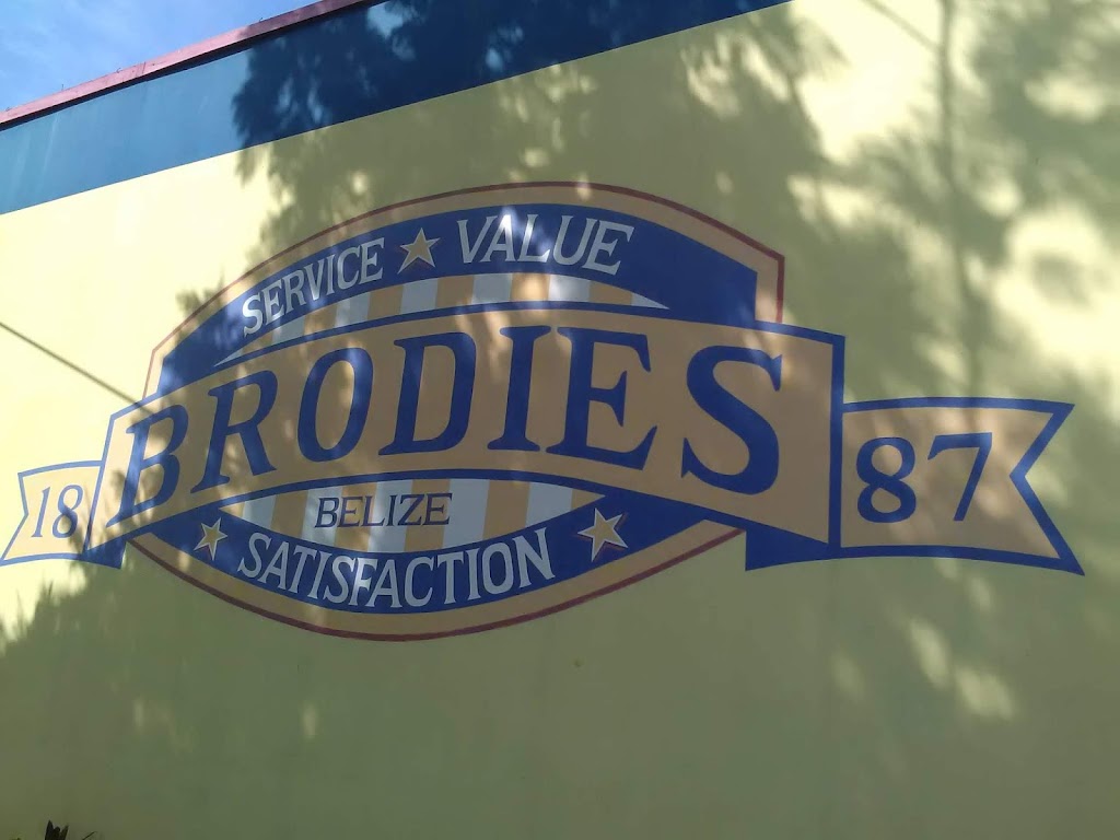 Belmopan - famosa Brodies Fonte: Tamara Rumo ao Porto